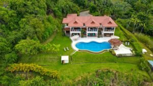 House for sale in Ojochal Costa Rica