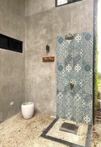 18a_Outdoor_Shower