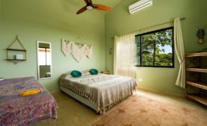 5_guest bed & bath_1