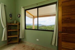 5_guest bed & bath_3