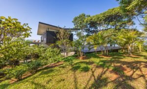 costa-rica-exterior-modern-home