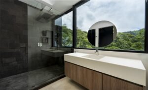 costa-rica-lavarock-shower