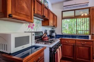 Two Ocean View Homes in Exclusive Marina Vista, Escaleras (32)