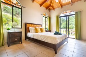 189116 – 4 bedroom ocean view home (12)