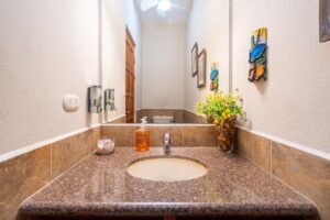 189116 – 4 bedroom ocean view home (21)