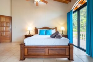 189116 – 4 bedroom ocean view home (7)