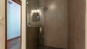 189206 – 3 bedroom ocean view home in Uvita (54)