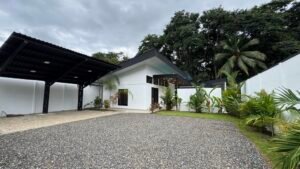 3 bedroom beach home Uvita (12)