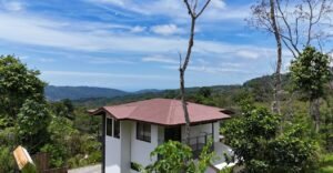 3 bedroom home in tinamastes (1)