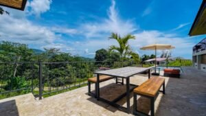 House for sale in Ojochal Costa Rica