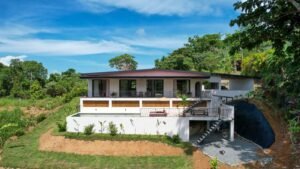 House for sale in Ojochal Costa Rica