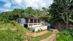 House for sale in Ojochal Costa Rica