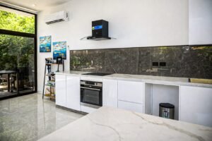 3 Bedroom Home with Private Jungle & Large Lot in Bahía Ballena, Uvita – 192334 (21)