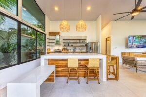 Elegant Tropical Home 5 Minutes from Marino National Park – 19355601(57)