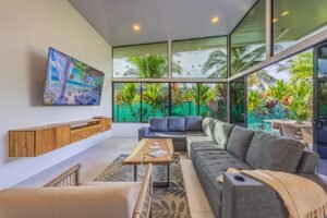 Elegant Tropical Home 5 Minutes from Marino National Park – 19355601(67)