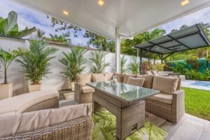Elegant Tropical Home 5 Minutes from Marino National Park – 19355601(70)
