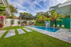 Elegant Tropical Home 5 Minutes from Marino National Park – 19355601(81)