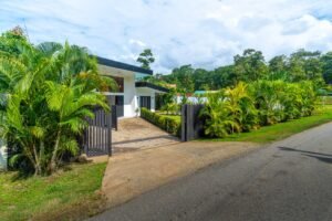 Modern 3 Bedroom Home Near Uvita Beach Walk to Marino Ballena National Park – 193396 (48)