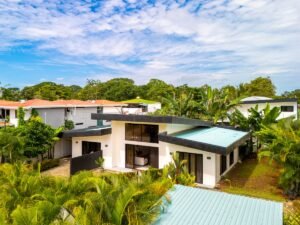 Modern 3 Bedroom Home Near Uvita Beach Walk to Marino Ballena National Park – 193396 (62)