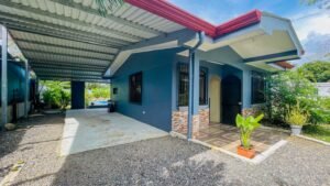 2 Bedroom Home for Sale in Uvita with Pool Walk to Beach & Town (5)