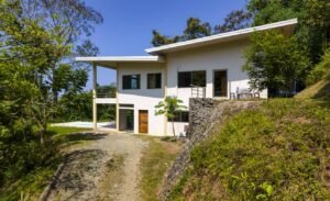3 Bedroom Ocean View Home for Sale in Dominicalito (24)