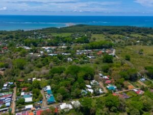 3 Bedroom Tropical Home in Uvita Walk to Beach & Park _ 197719 (16)