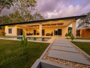3 Bedroom Tropical Home in Uvita Walk to Beach & Park _ 197719 (17)