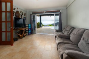 3_living and kitchen_3