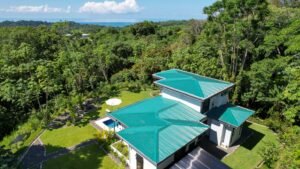 House for sale in Ojochal Costa Rica