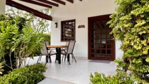 Home, 2 Rental Cabinas & Expansion Potential in Ojochal (16)