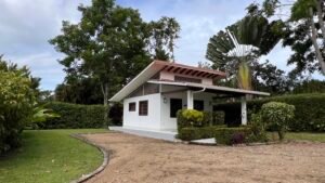 Home, 2 Rental Cabinas & Expansion Potential in Ojochal (4)