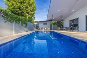 3 Bedrooms Newly Built Modern Home, With Pool & Privacy, Only 4min to the Beach!!!_38 (10)