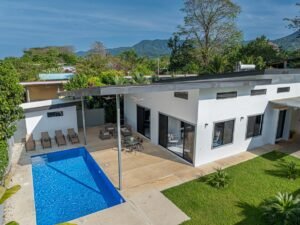 3 Bedrooms Newly Built Modern Home, With Pool & Privacy, Only 4min to the Beach!!!_38 (17)