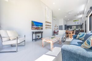 3 Bedrooms Newly Built Modern Home, With Pool & Privacy, Only 4min to the Beach!!!_38 (19)
