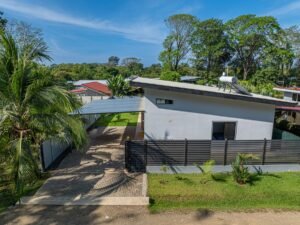 3 Bedrooms Newly Built Modern Home, With Pool & Privacy, Only 4min to the Beach!!!_38 (3)