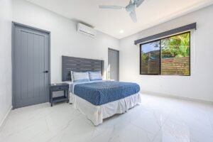 3 Bedrooms Newly Built Modern Home, With Pool & Privacy, Only 4min to the Beach!!!_38 (33)