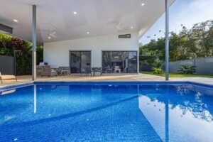 3 Bedrooms Newly Built Modern Home, With Pool & Privacy, Only 4min to the Beach!!!_38 (7)