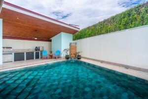 Villa Esmeralda Uvita House with Pool, Large Lot & Walkable Location – 201221 (2)