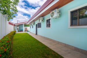 Villa Esmeralda Uvita House with Pool, Large Lot & Walkable Location – 201221 (21)