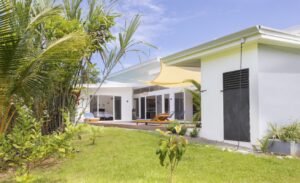 4-Bedroom Home in Uvita Near Whale’s Tail Beach Pool & Land (2)