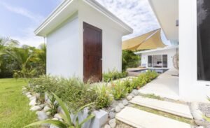 4-Bedroom Home in Uvita Near Whale’s Tail Beach Pool & Land (9)